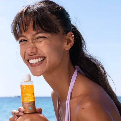 SVR Sun Secure Glow dwufazowa woda przeciwsłoneczna z brokatem SPF50+ 100 ml