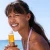 SVR Sun Secure Glow dwufazowa woda przeciwsłoneczna z brokatem SPF50+ 100 ml