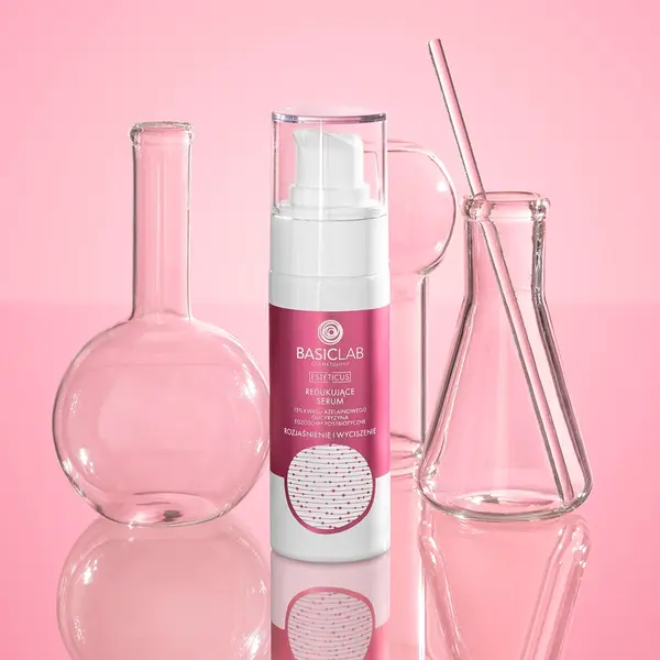 BasicLab Esteticus, serum redukujące, Rozjaśnienie i Wyciszenie, 30 ml