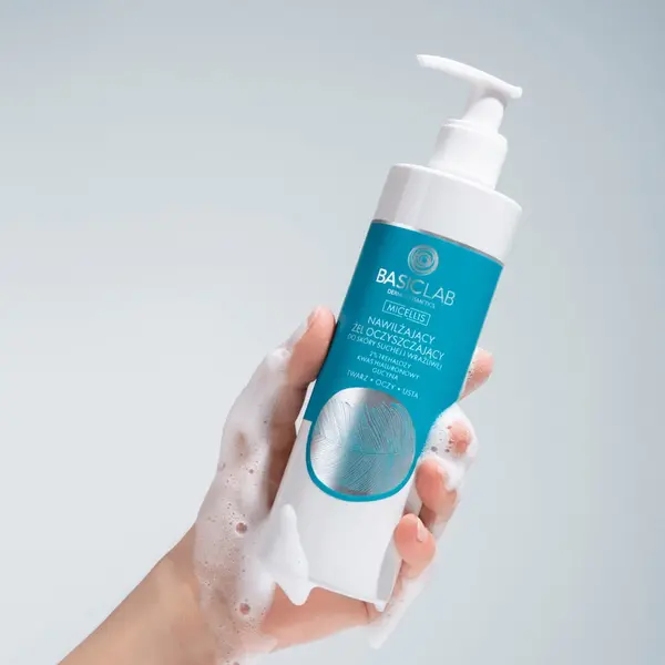 BasicLab Micellis, Nawilżający żel oczyszczający do skóry suchej i wrażliwej, 300 ml