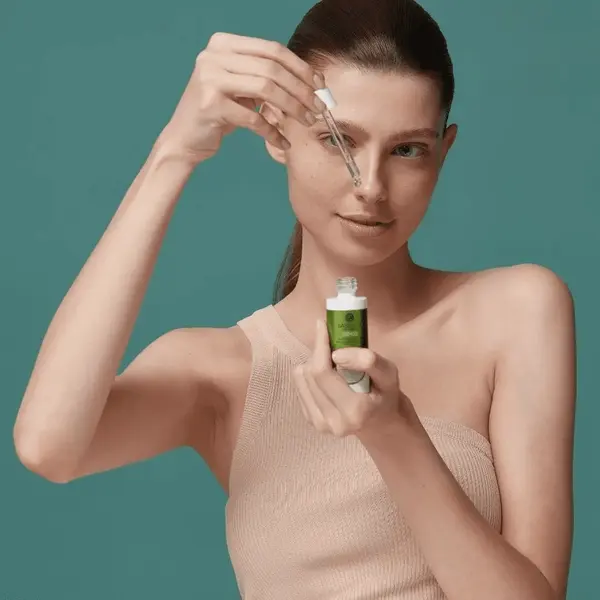 BasicLab Esteticus antyoksydacyjne serum wyrównujące z witaminą C 15% 30 ml