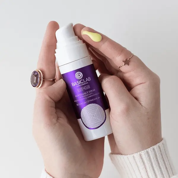 BasicLab Esteticus korygujące serum z retinalem 0,07% fitosfingozyną i karnozyną 2.0 30 ml
