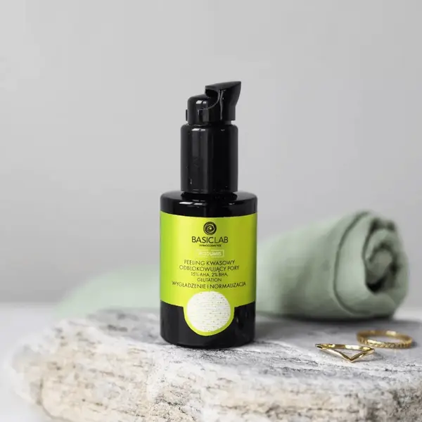 BasicLab Acidumis peeling kwasowy odblokowujący pory z 15% AHA i 2% BHA 30 ml